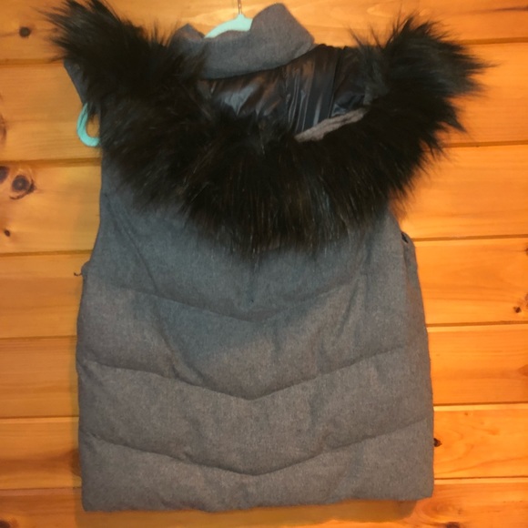 Grey gap vest - Picture 2 of 7